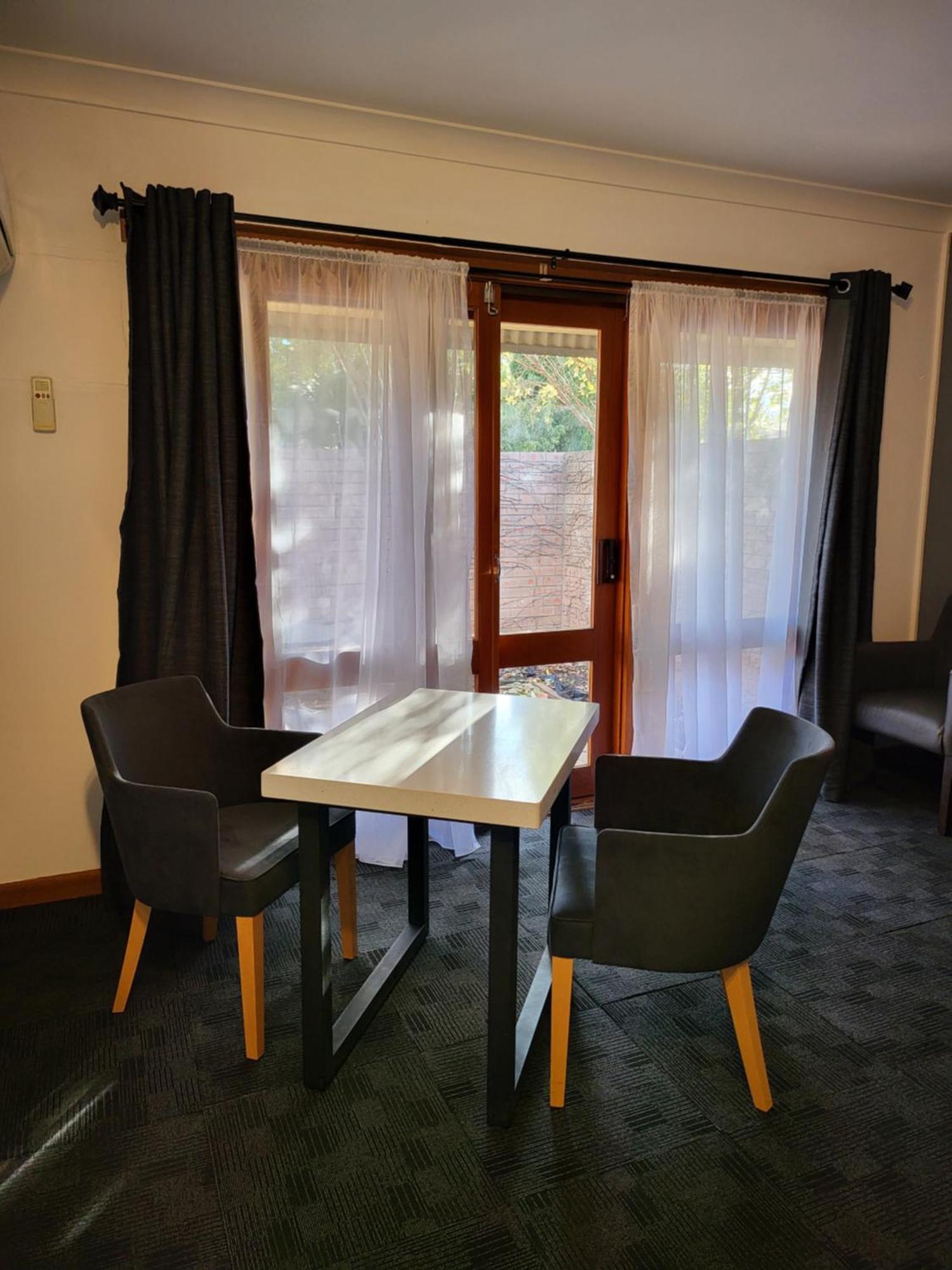 Parkway Motel Queanbeyan Buitenkant foto